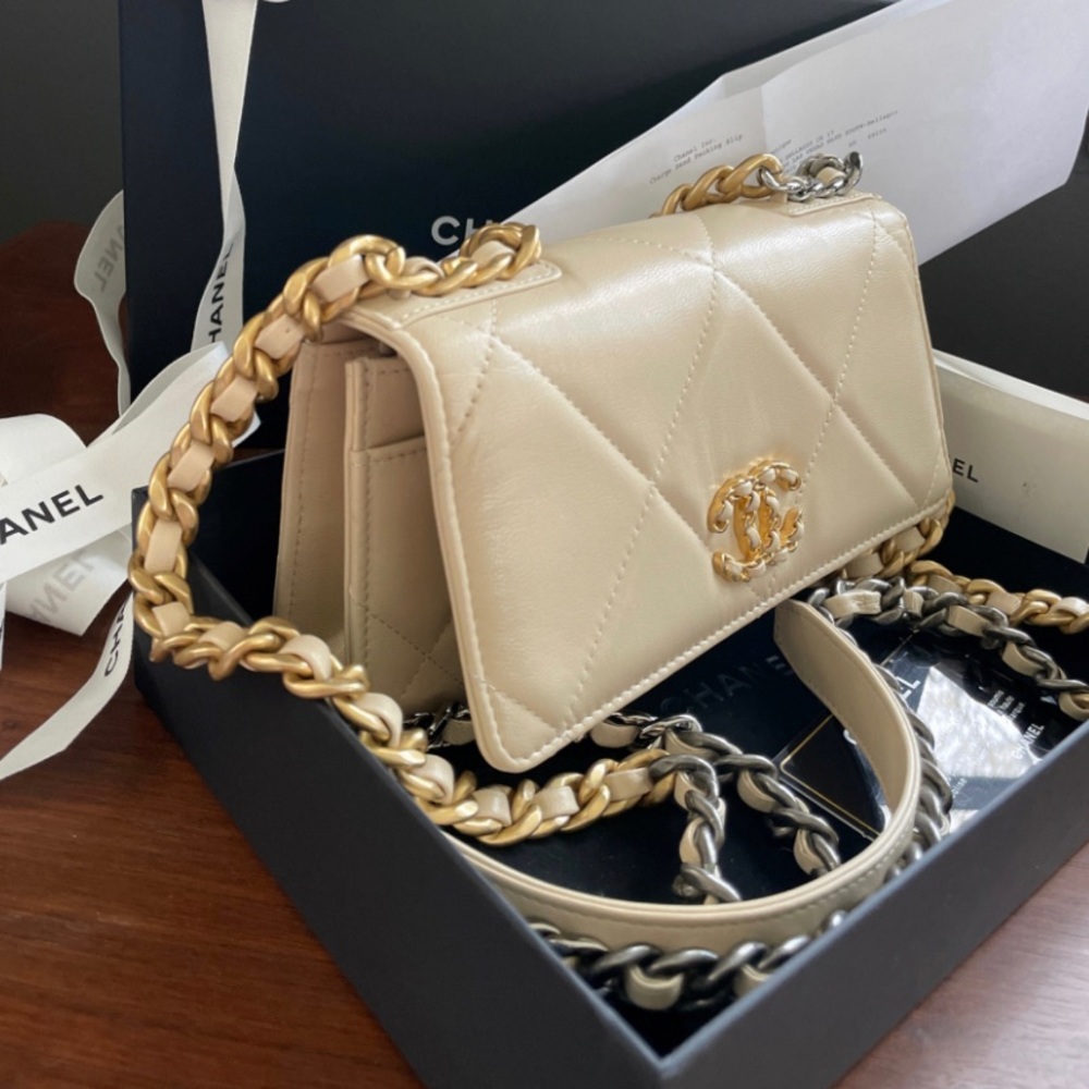 🤍 🌟 NEW 🌟 Chanel WOC 19 🤍